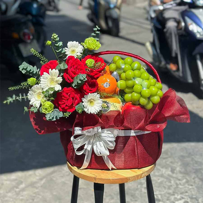 Những lưu ý chọn giỏ trái cây đám cưới cho cô dâu chú rể