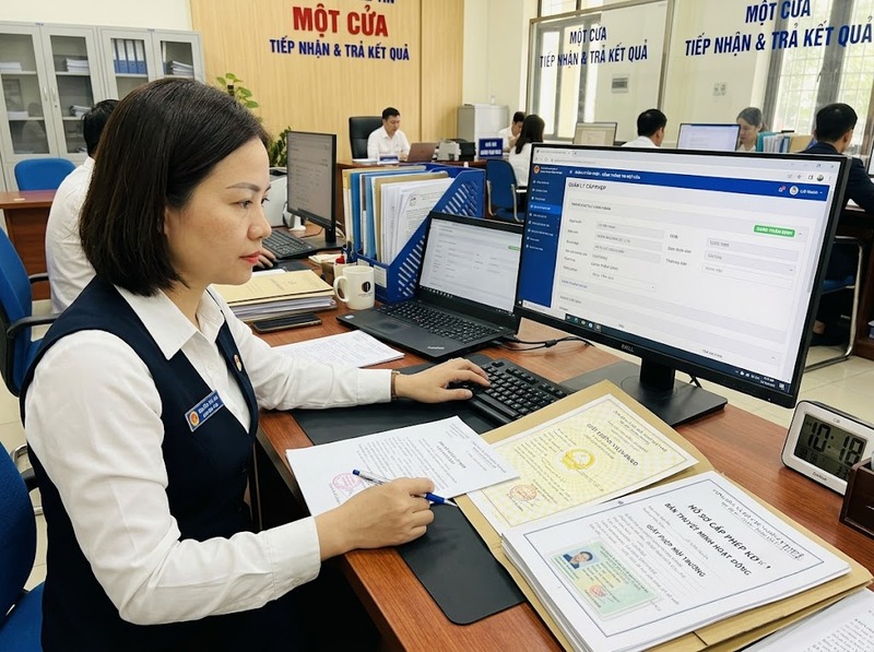 Nghĩa vụ cung cấp thông tin khi cấp phép yêu cầu chủ thể khai báo thế nào?