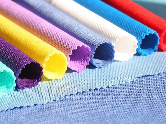 Vải không dệt PE là gì? Ưu nhược điểm và ứng dụng thực tế
